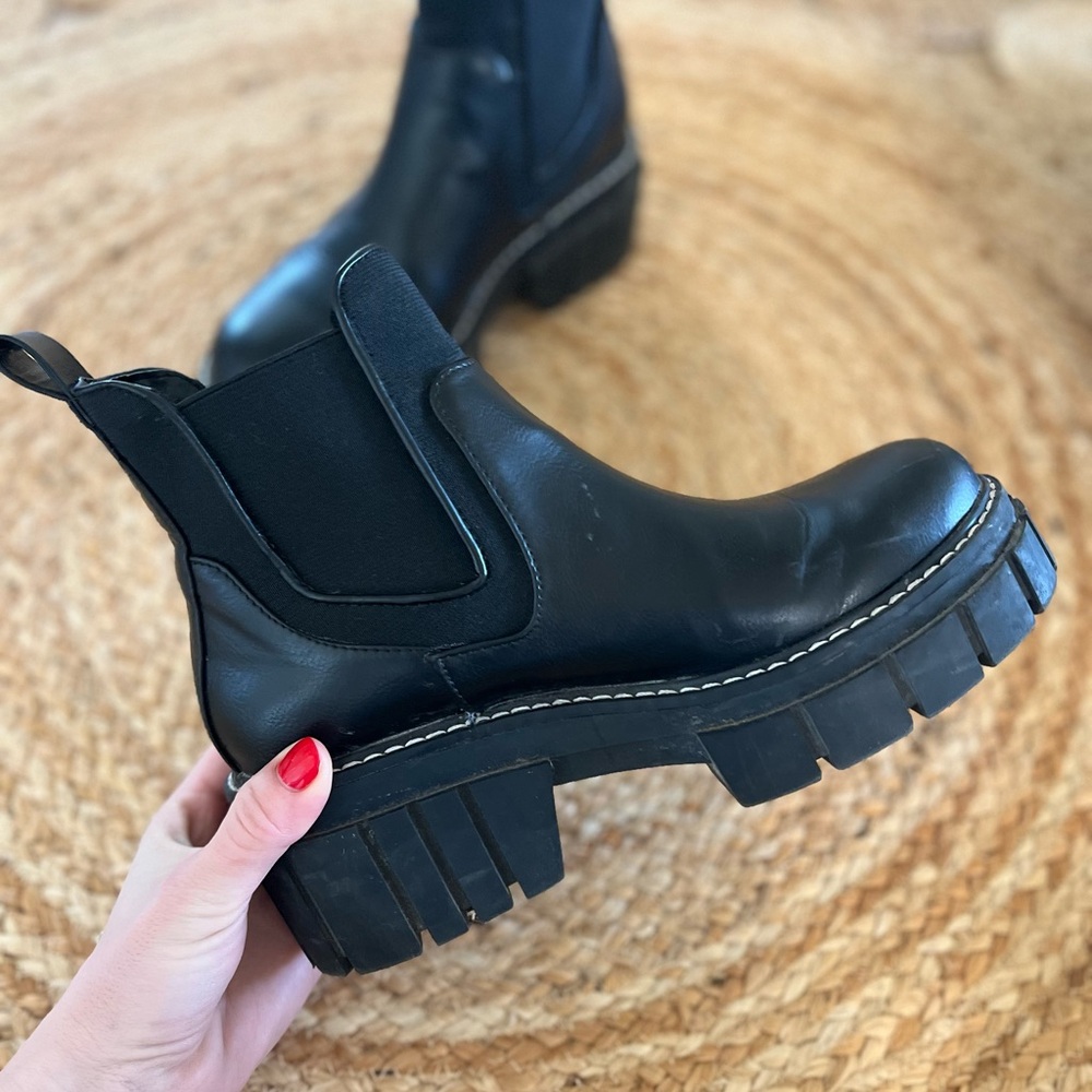 Women's Black Chunky Chelsea Boots
